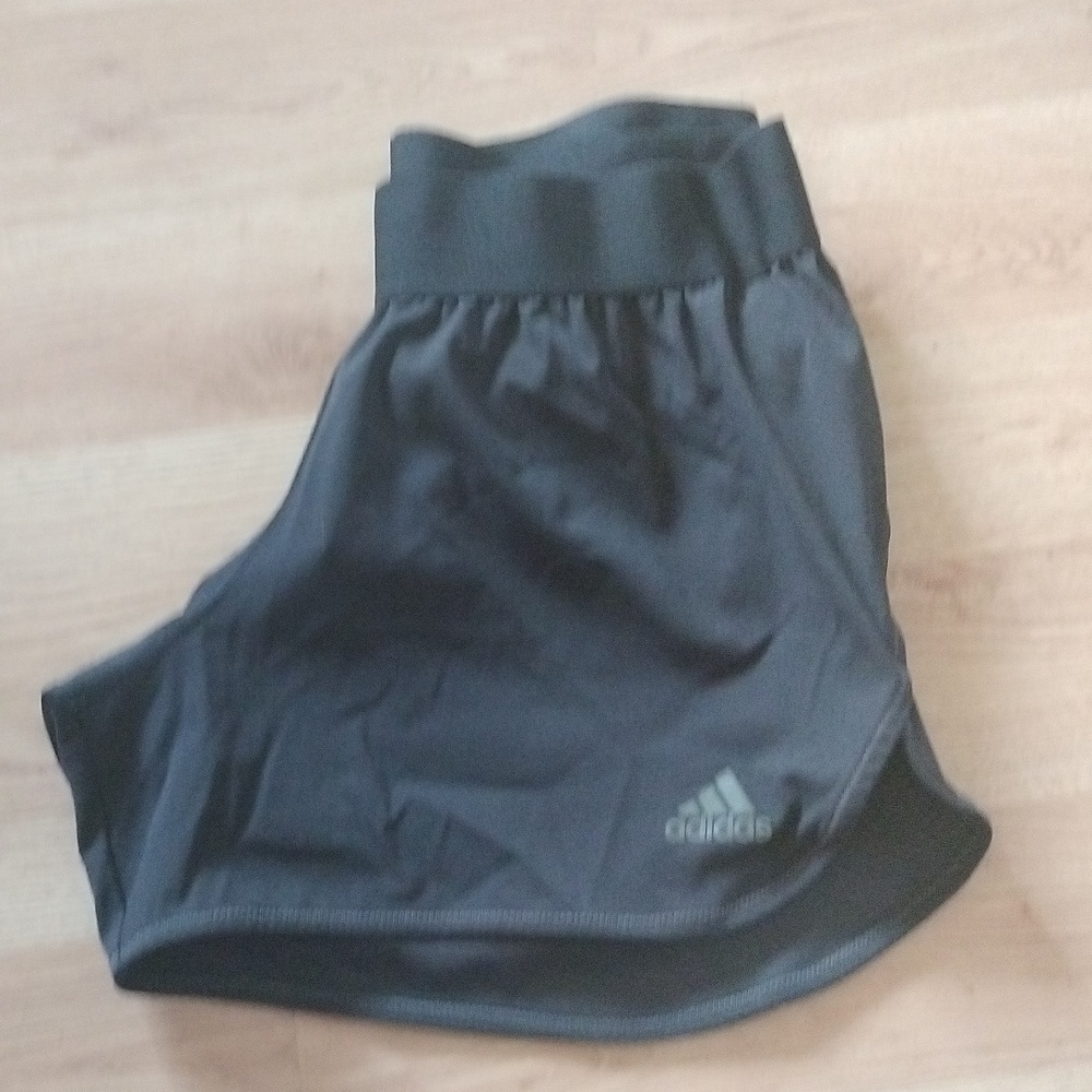 Adidas - Picture 1 of 5